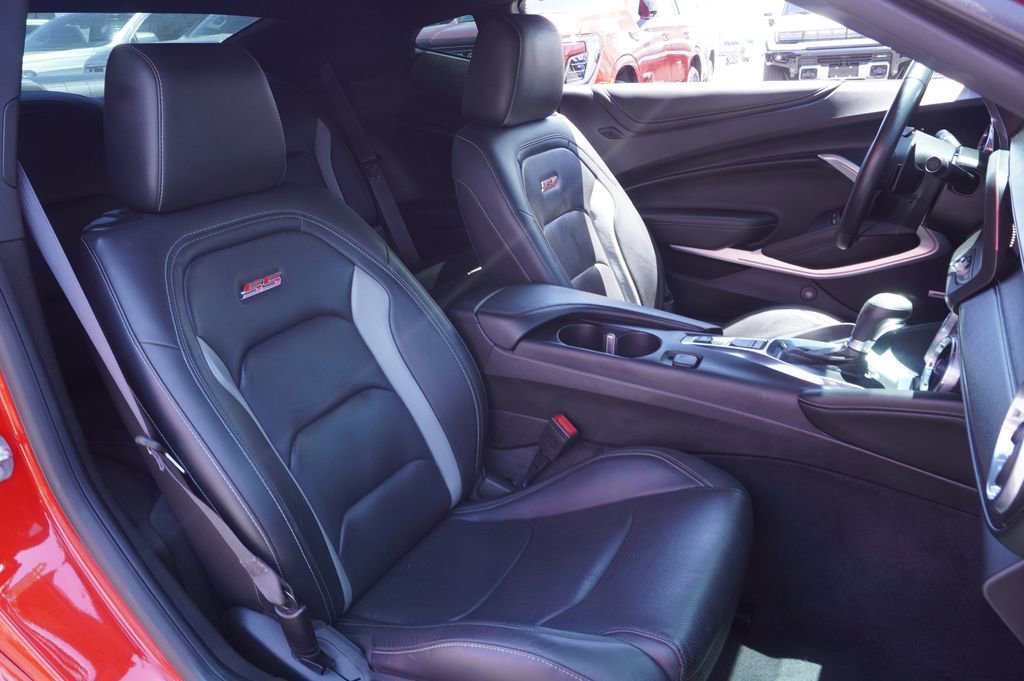 Used 2017 Chevrolet Camaro SS RWD image 12