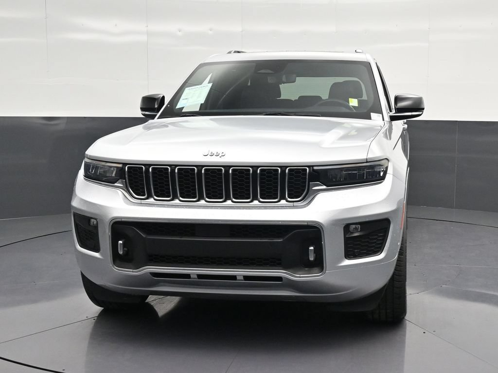 Used 2023 Jeep Grand Cherokee Overland w/ Luxury Tech Group IV RWD image 6