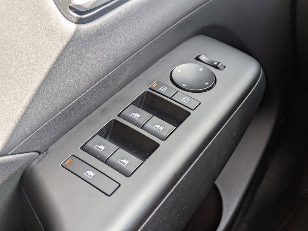 Used 2024 Hyundai Kona Limited image 25