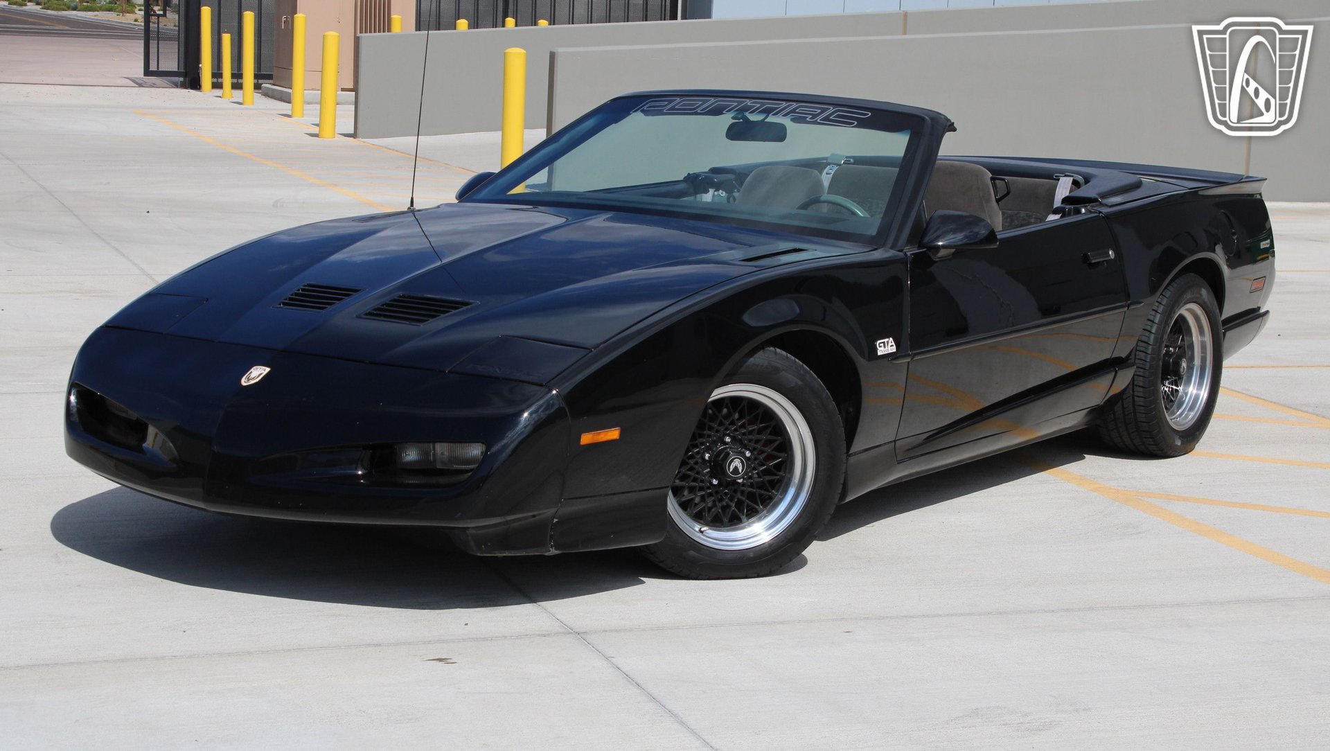 Used 1992 Pontiac Firebird Convertible RWD image 3