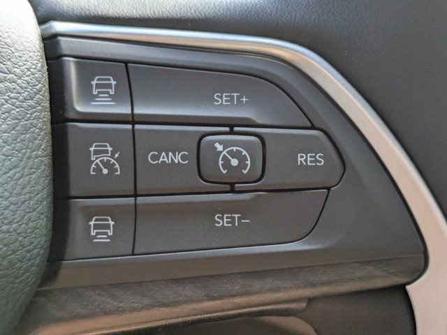 New 2025 Jeep Grand Cherokee Limited w/ Black Appearance Package image 30