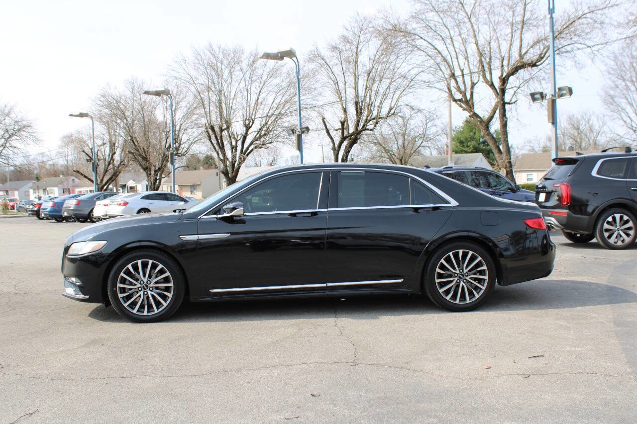 Used 2017 Lincoln Continental Select image 3