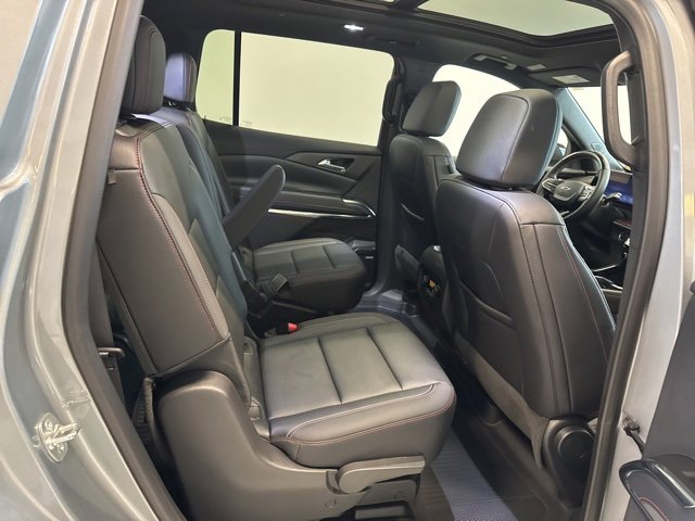 Used 2025 Chevrolet Traverse Z71 image 40