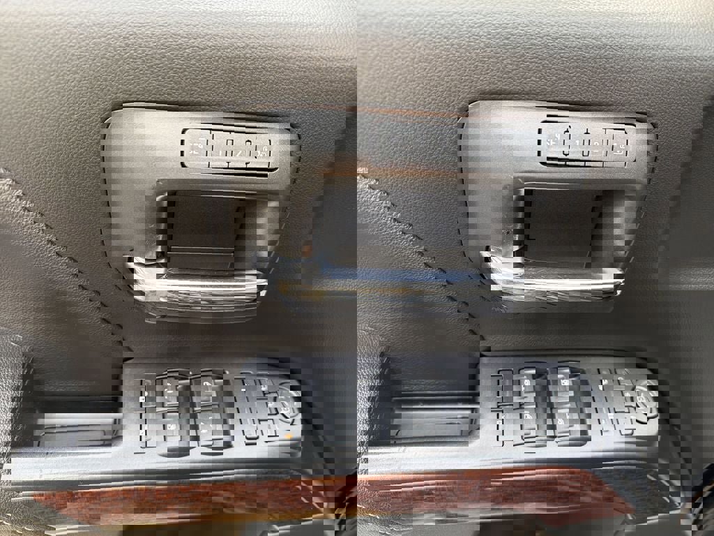 Used 2018 GMC Sierra 1500 SLT image 16