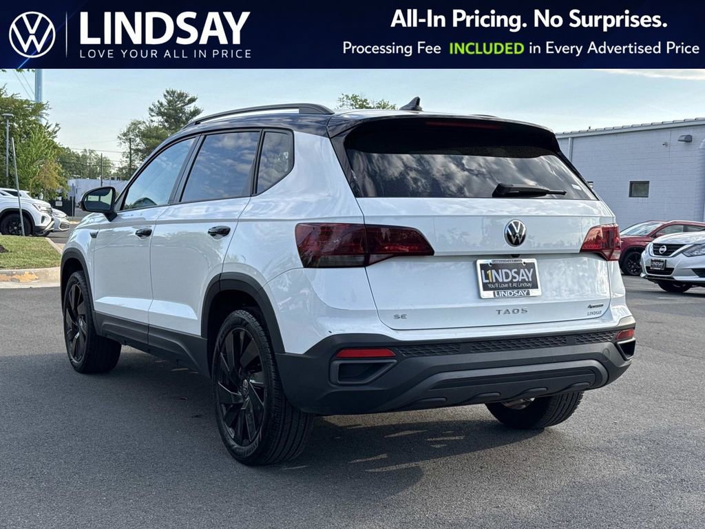 Used 2024 Volkswagen Taos SE AWD/4WD image 5