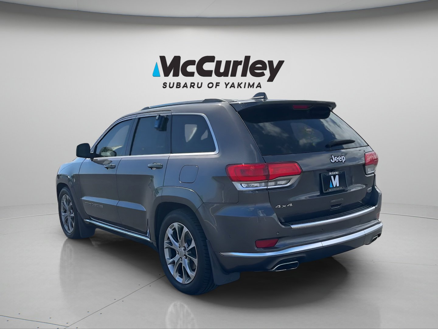 Used 2020 Jeep Grand Cherokee Summit w/ Platinum Series Group AWD/4WD image 4