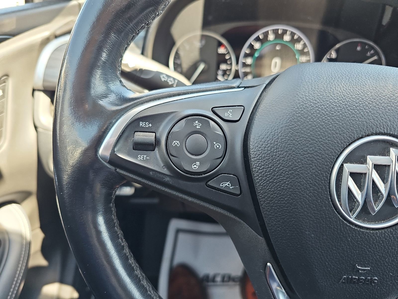 Used 2019 Buick Envision Premium w/ Driver Confidence Package AWD/4WD image 16