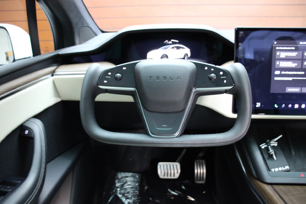 Used 2023 Tesla Model X AWD/4WD image 16