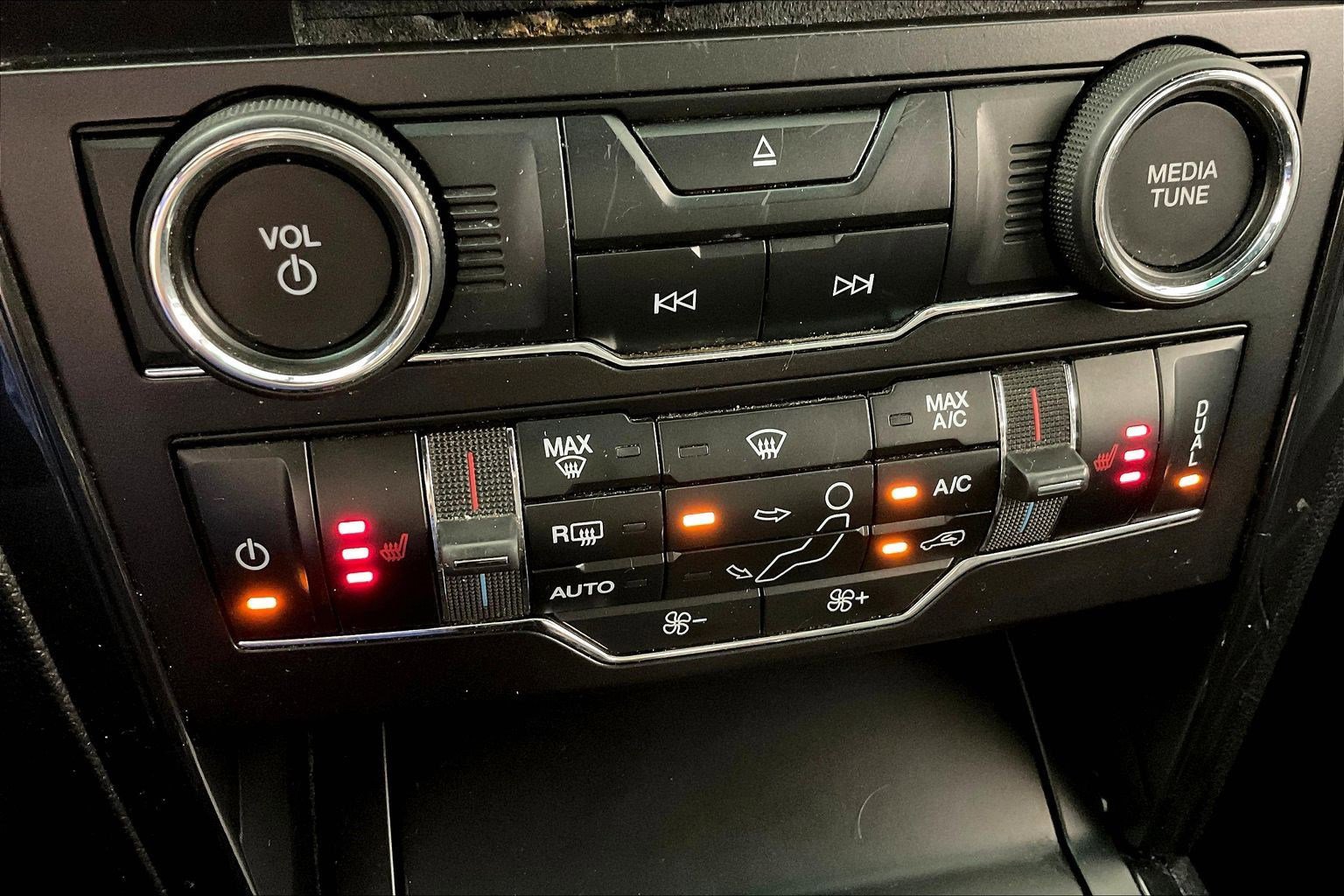 Used 2016 Ford Explorer XLT w/ Equipment Group 202A image 36