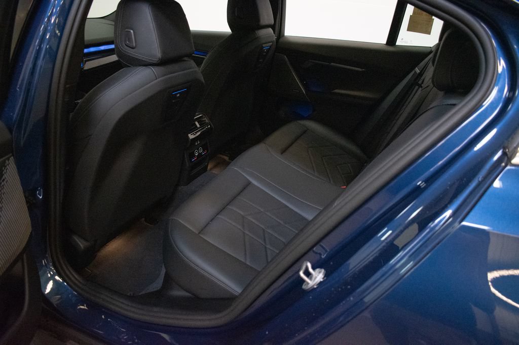 Used 2026 BMW 540i xDrive AWD/4WD image 24