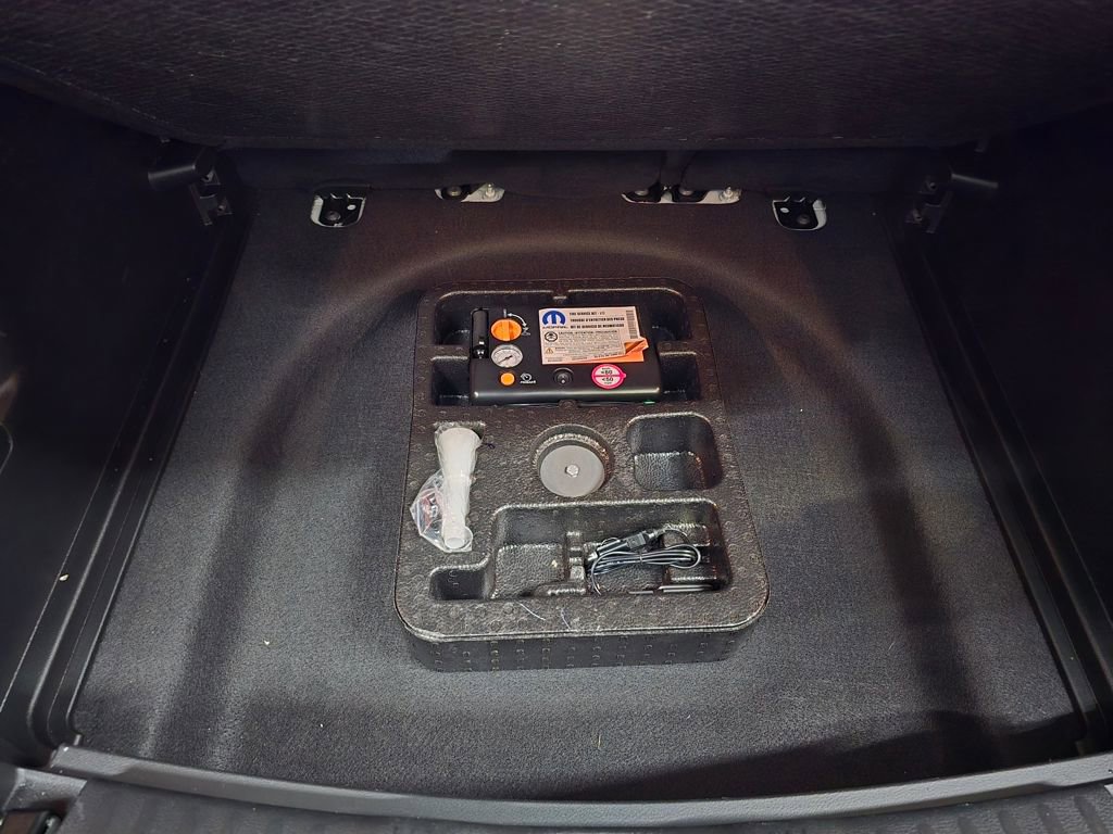 Certified 2022 Jeep Compass Latitude image 37