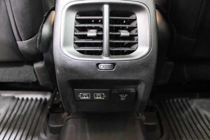 Used 2022 Jeep Cherokee Limited image 25