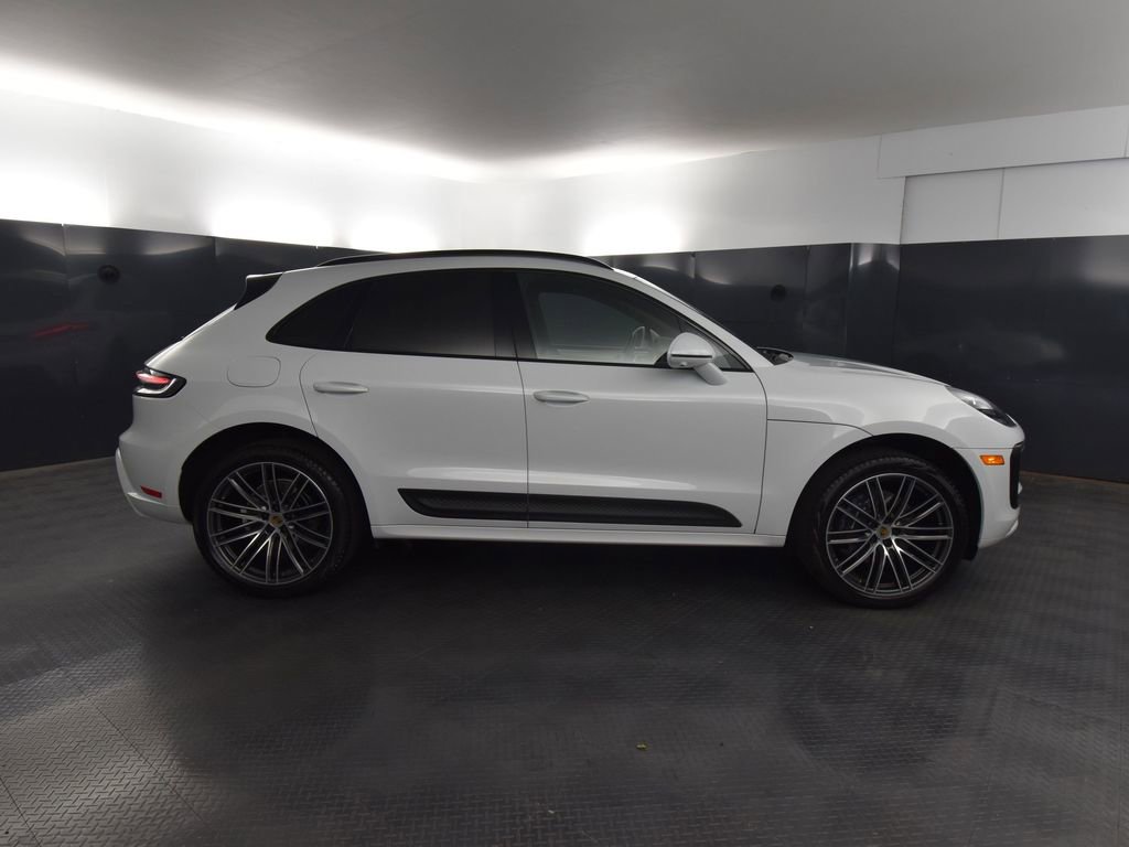 Used 2025 Porsche Macan image 8