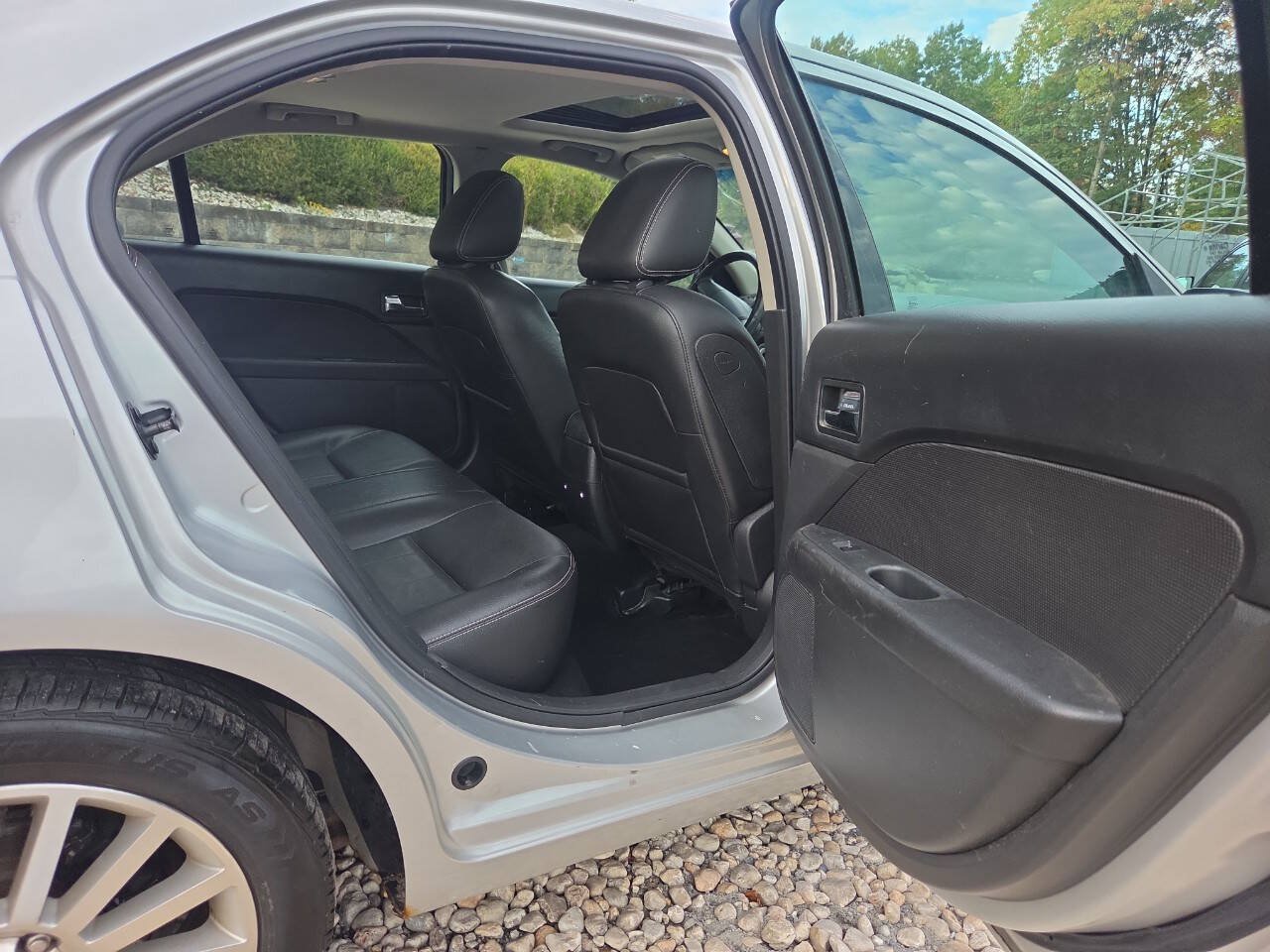Used 2009 Mercury Milan Premier AWD/4WD image 23