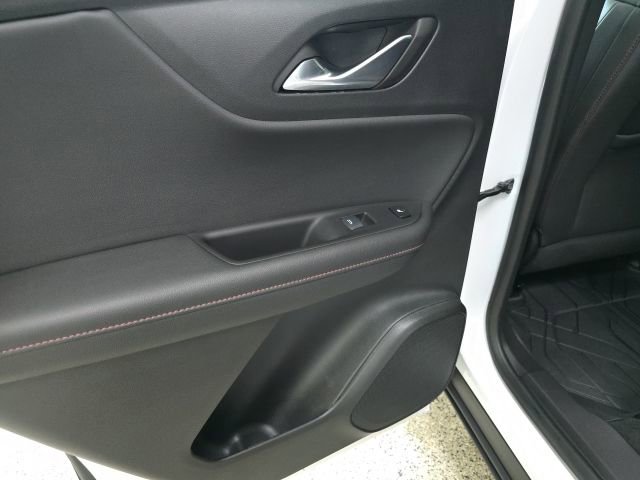 Used 2025 Chevrolet Blazer RS w/ Driver Confidence II Package image 9