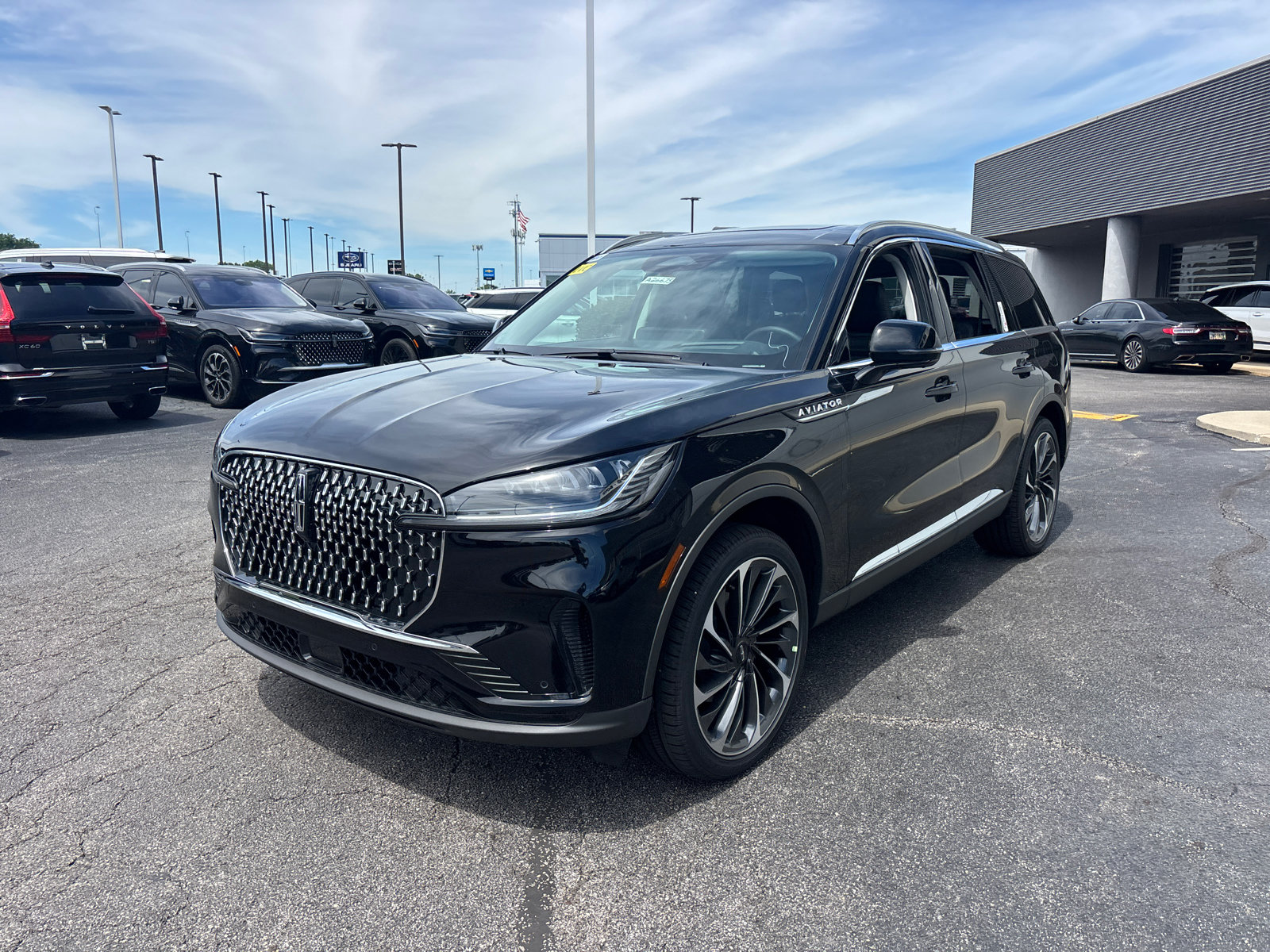New 2026 Lincoln Aviator Reserve AWD/4WD image 3