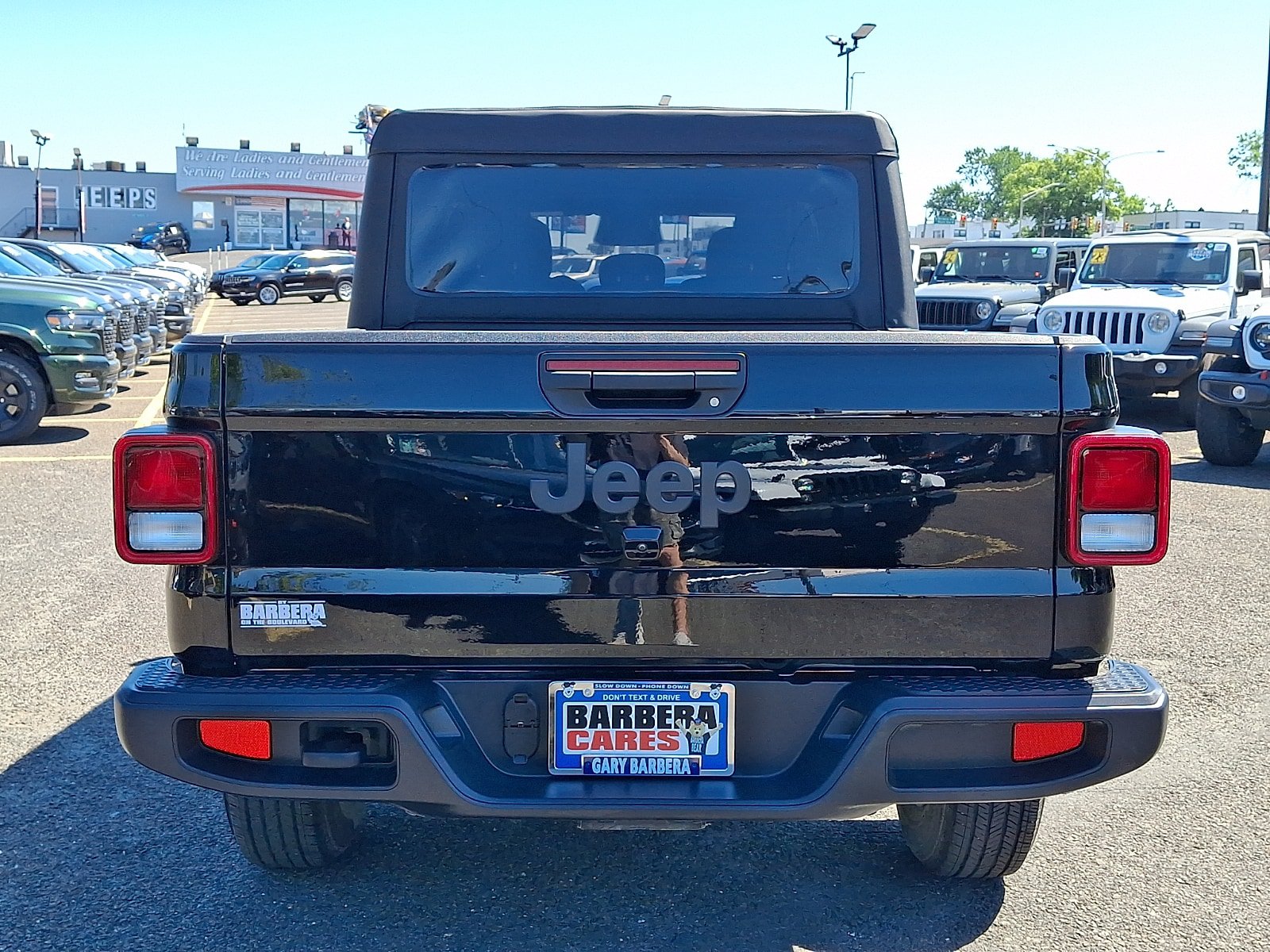 Used 2026 Jeep Gladiator Sport AWD/4WD image 5