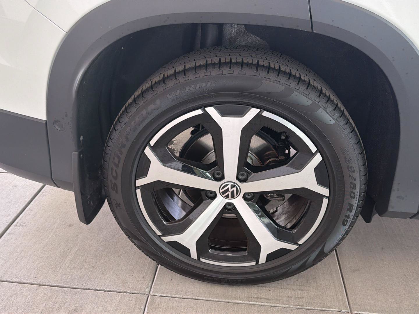 Certified 2026 Volkswagen Tiguan SE w/ Panoramic Sunroof Package FWD image 11