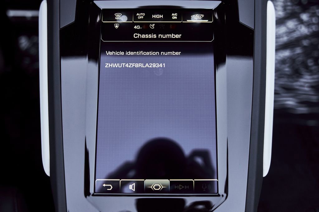 Used 2024 Lamborghini Huracan EVO image 66