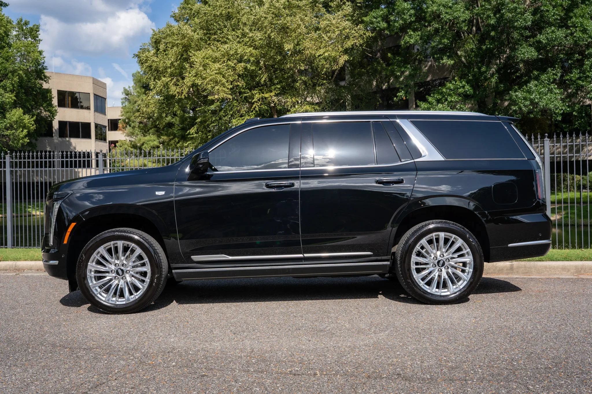 Used 2026 Cadillac Escalade Luxury w/ Touring Package AWD/4WD image 9
