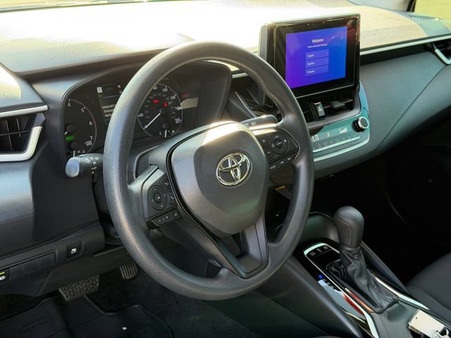 Used 2025 Toyota Corolla LE FWD image 10