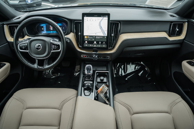 Certified 2026 Volvo XC60 B5 Plus AWD/4WD image 21