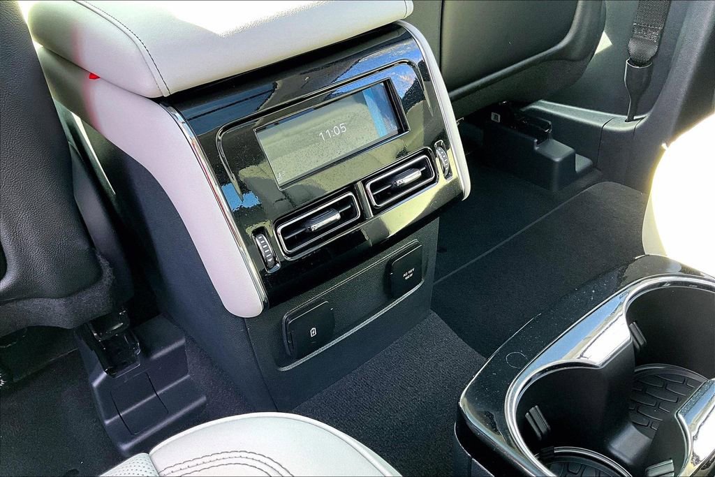 Certified 2025 Lincoln Aviator Reserve w/ Equipment Group 201A image 35