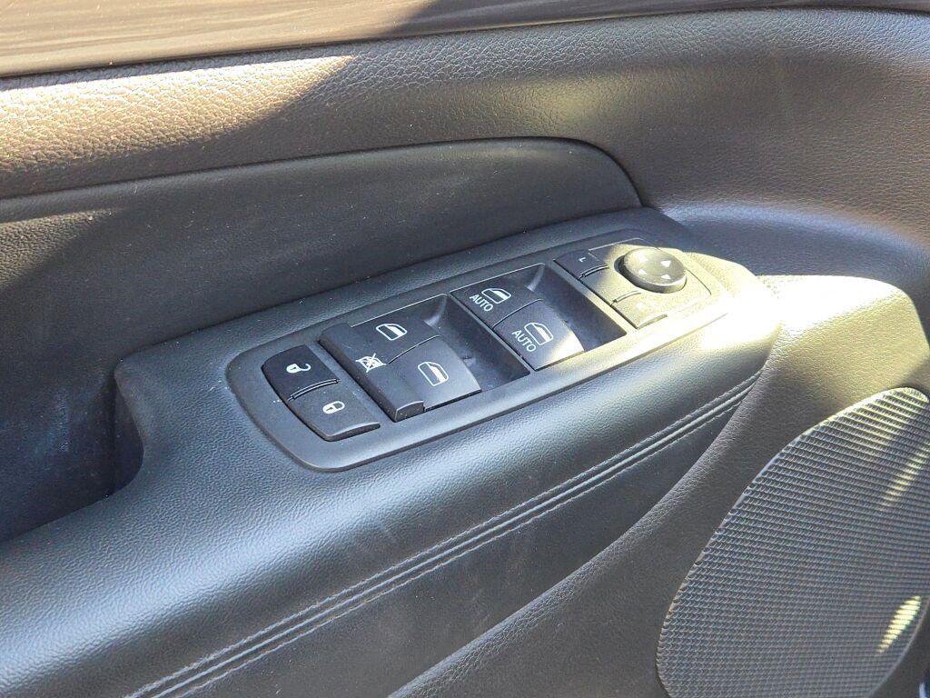 Used 2021 Jeep Grand Cherokee Laredo X image 22