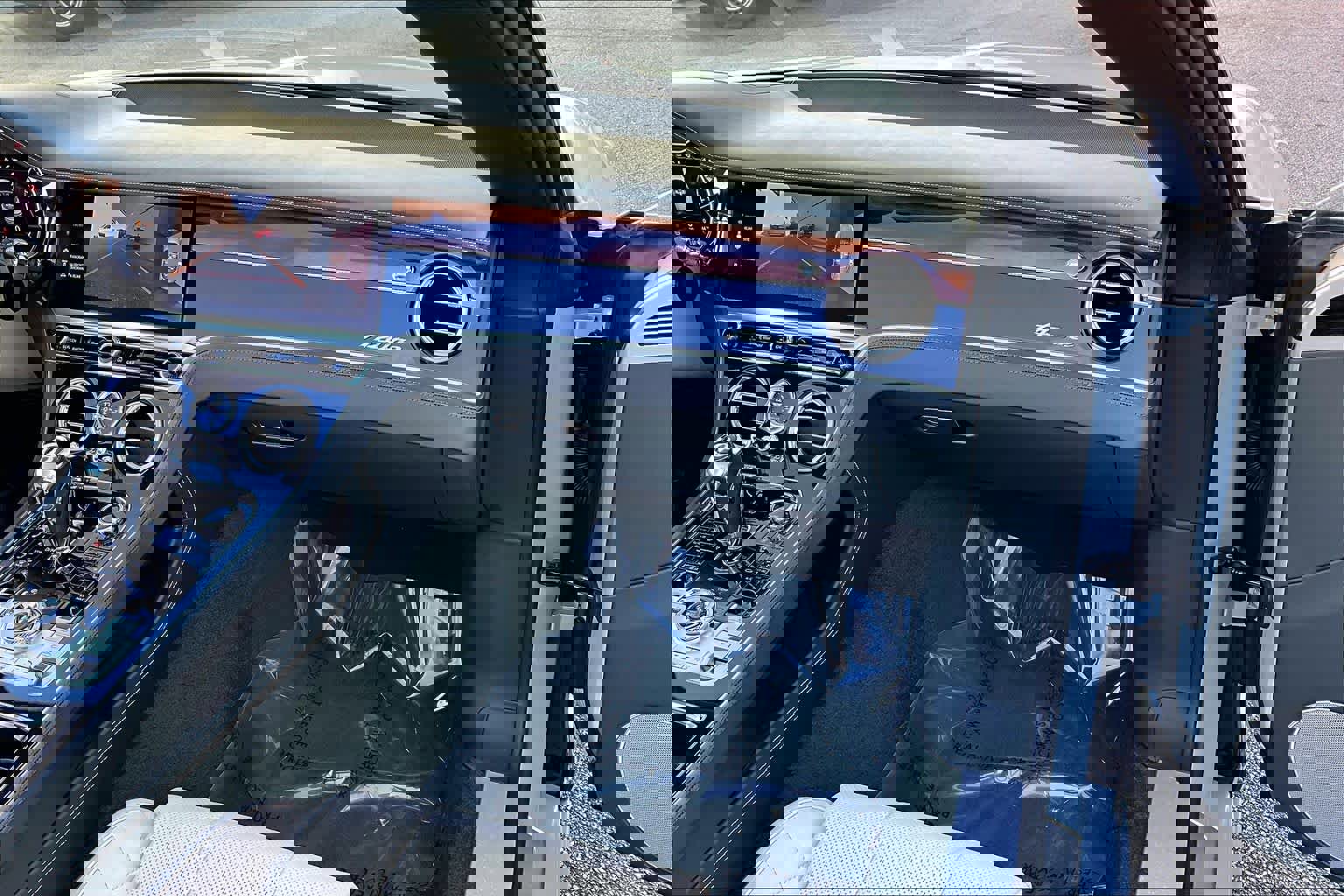 Used 2023 Bentley Continental GT Azure image 15