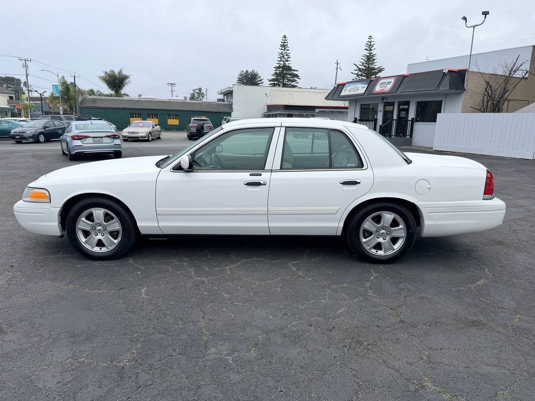 Used 2011 Ford Crown Victoria LX w/ Comfort Appearance Pkg RWD image 8