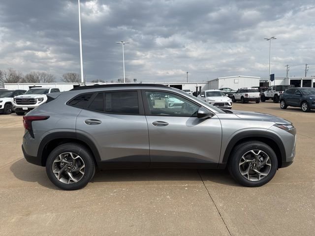 New 2026 Chevrolet Trax LT w/ Driver Confidence Package image 2