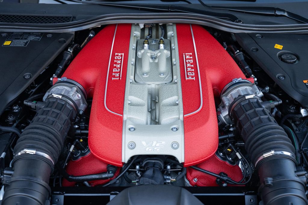 Used 2020 Ferrari 812 Superfast image 12