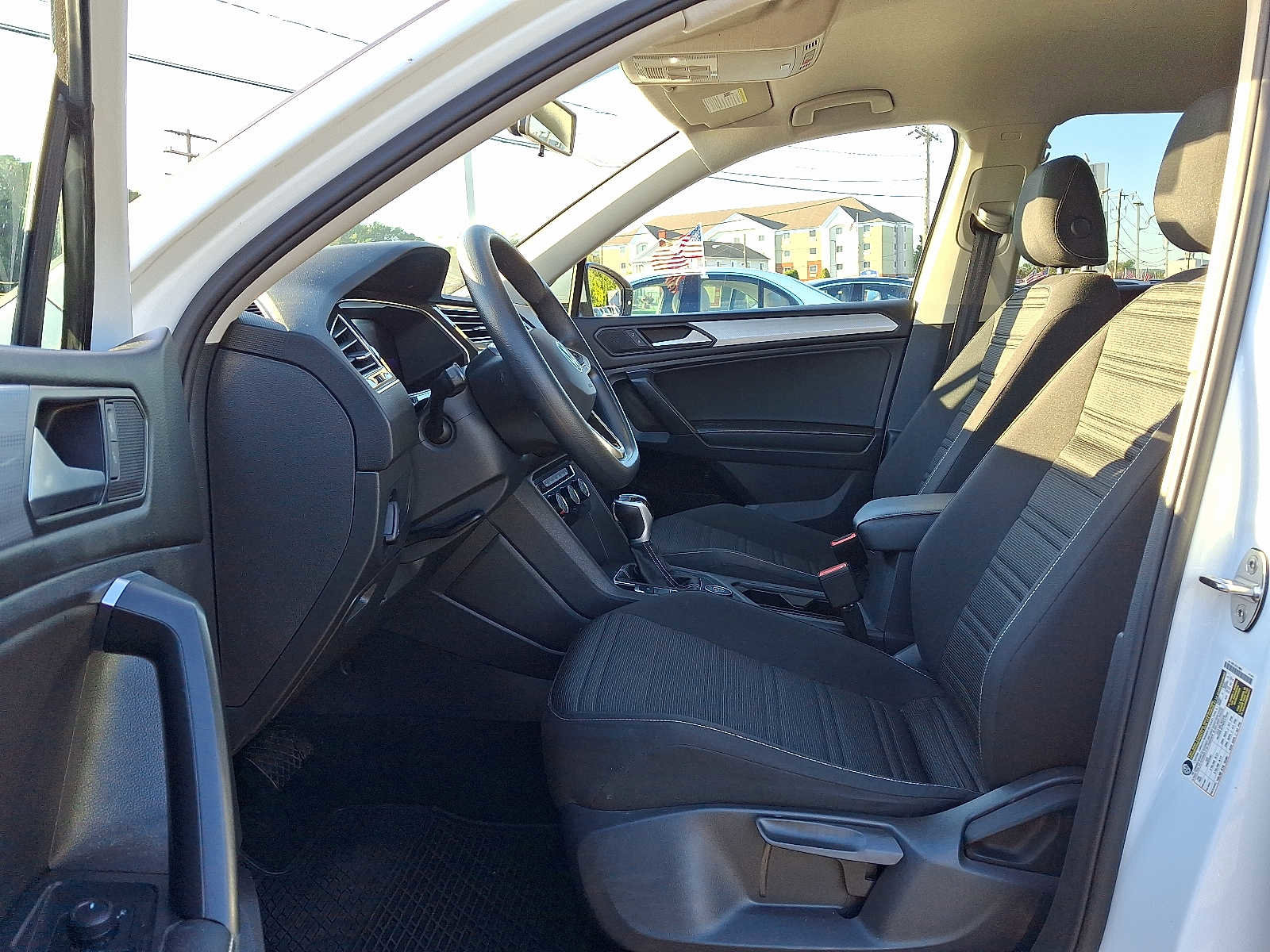 Used 2022 Volkswagen Tiguan S image 13