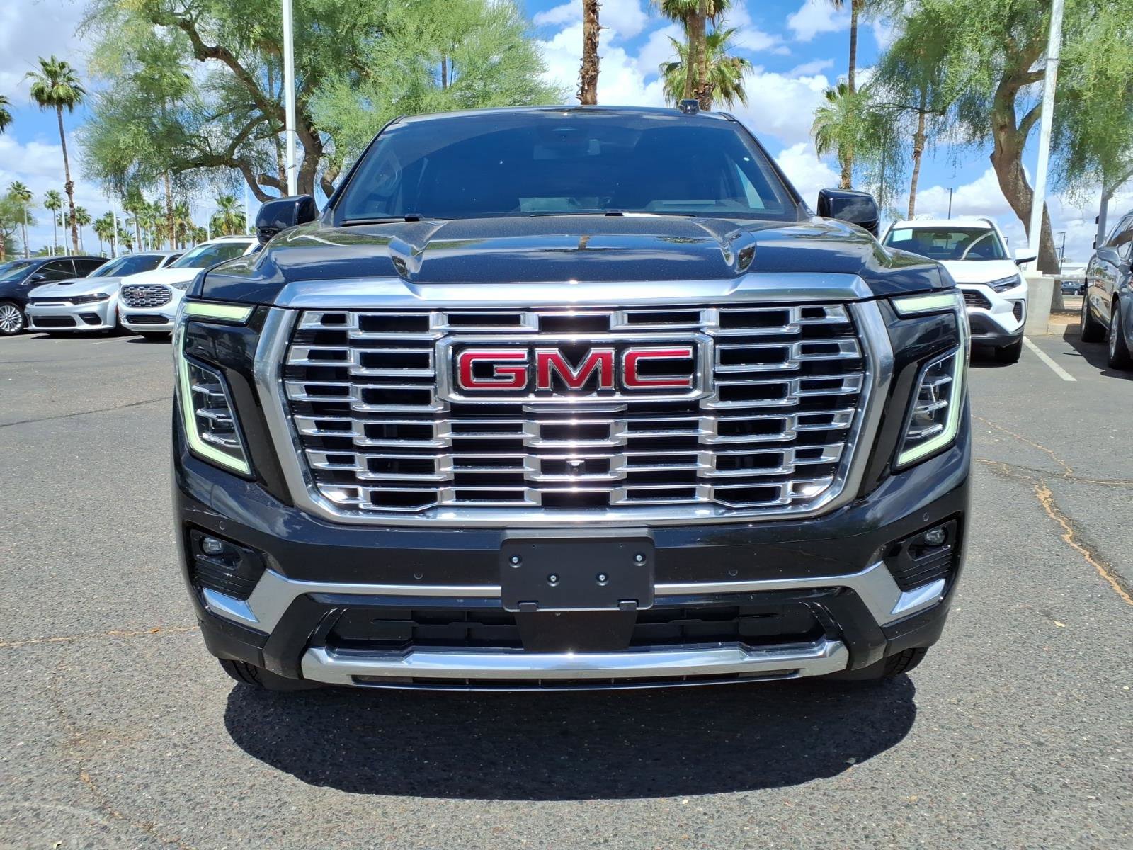 Used 2025 GMC Yukon XL Denali AWD/4WD image 2