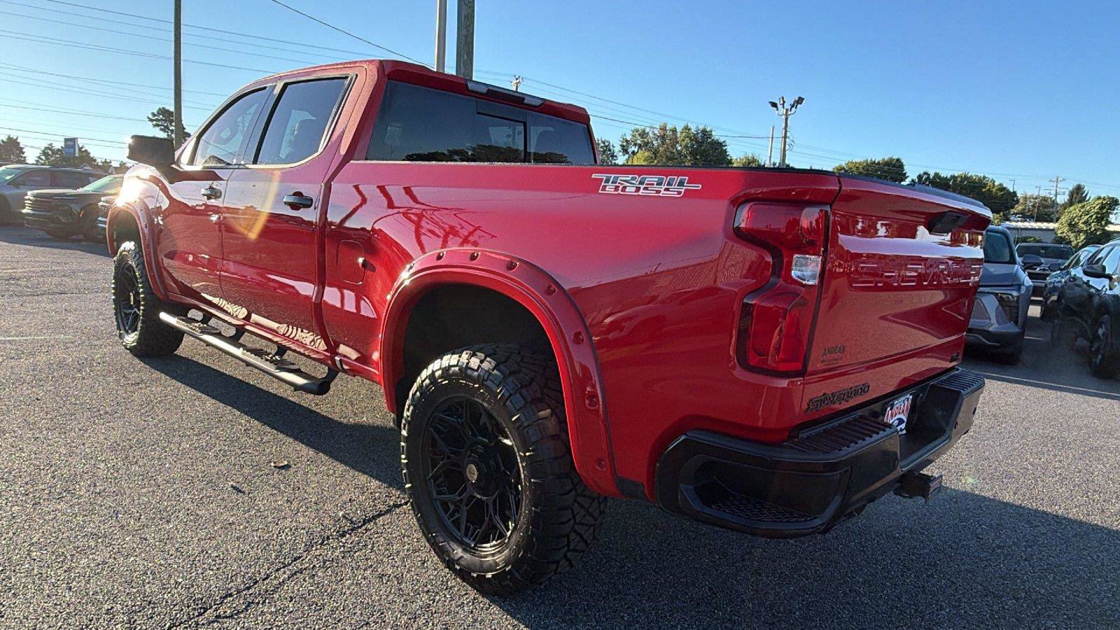 Used 2021 Chevrolet Silverado 1500 LT Trail Boss w/ Convenience Package II AWD/4WD image 11