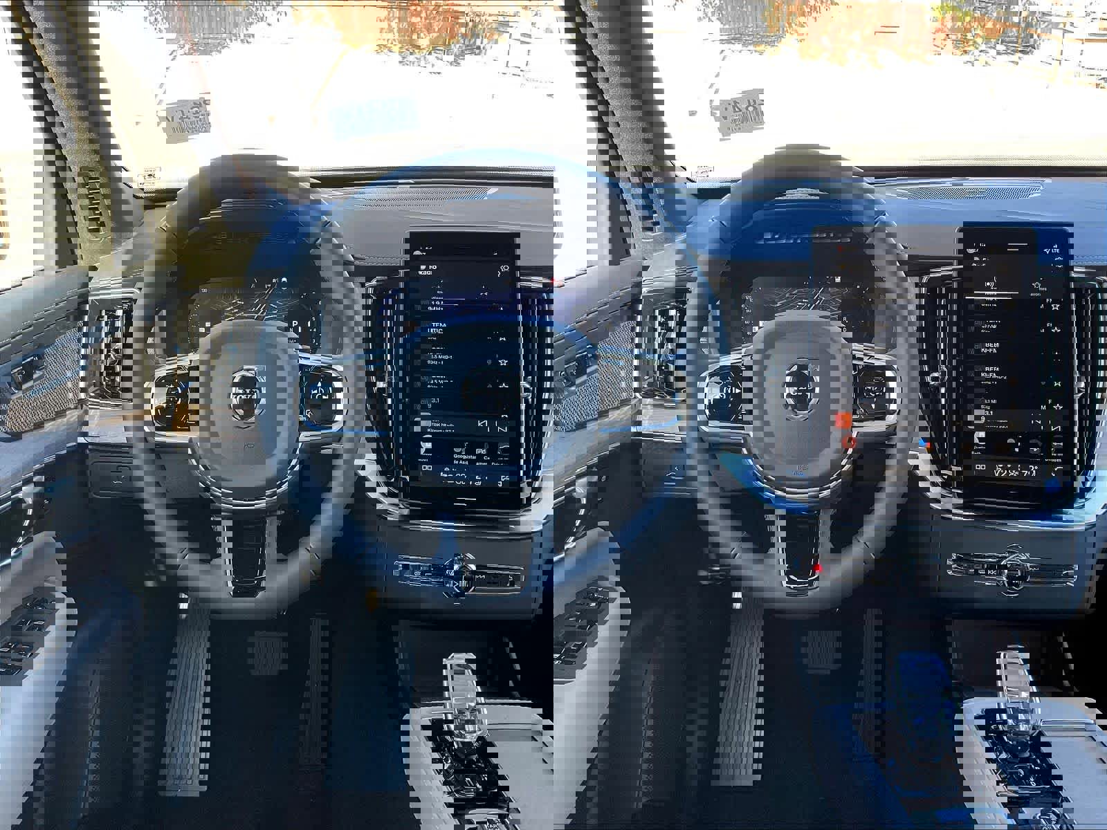 New 2026 Volvo XC90 B6 Plus w/ Protection Package Premier image 15