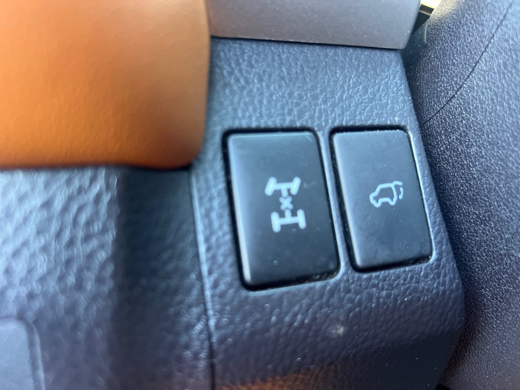 Used 2017 Toyota RAV4 Limited AWD/4WD image 29