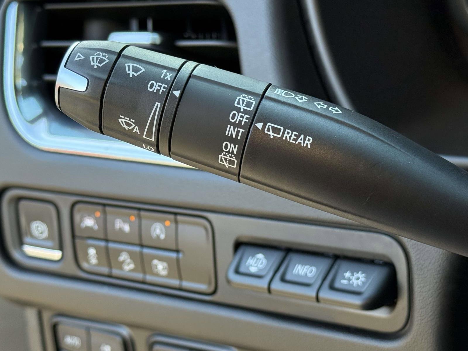 Certified 2023 Chevrolet Suburban High Country image 15