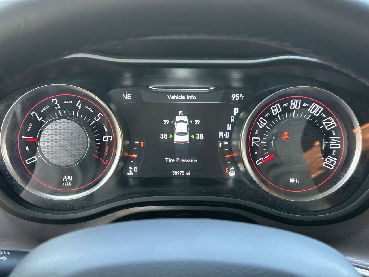 Used 2019 Dodge Challenger SXT image 29