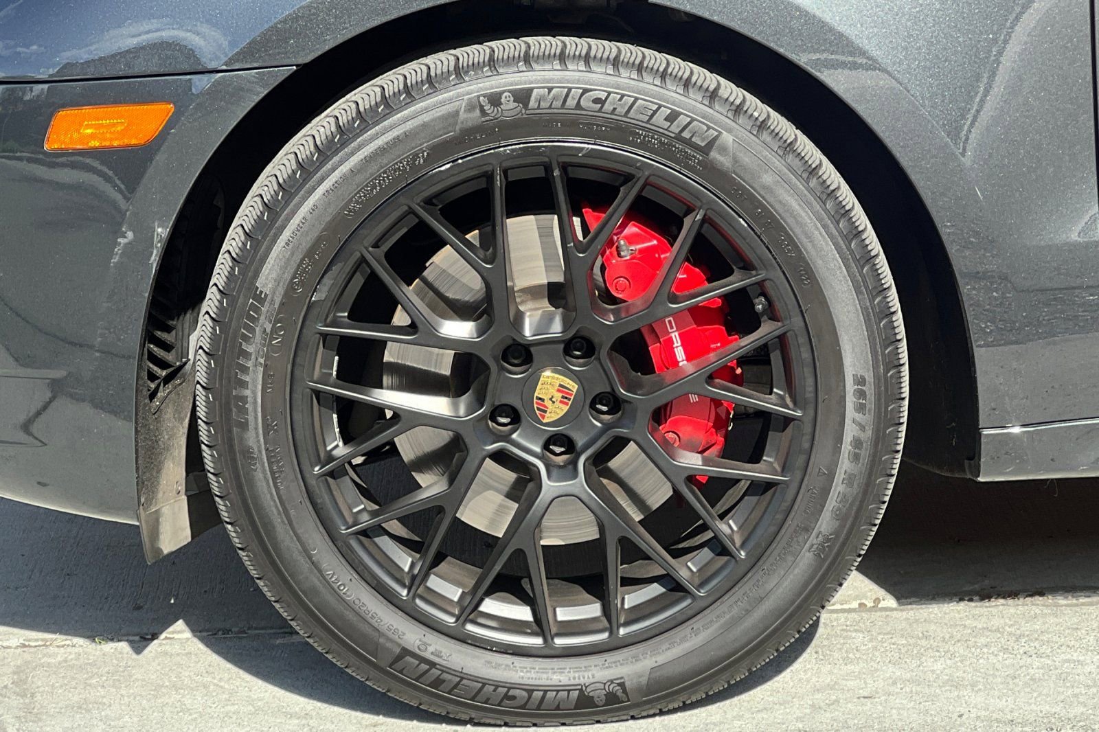 Used 2018 Porsche Macan GTS image 25