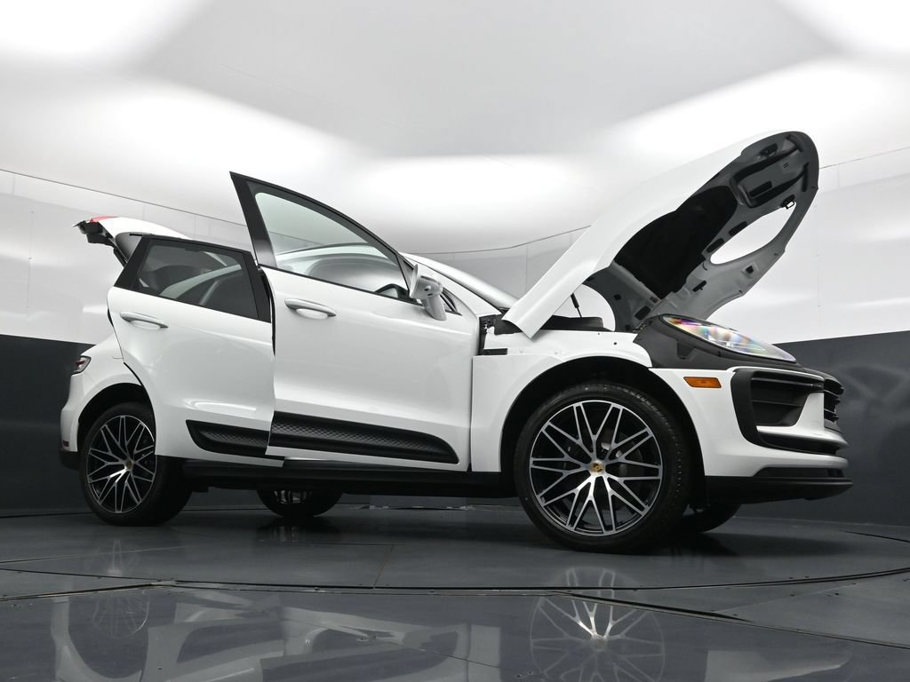 New 2026 Porsche Macan AWD/4WD image 34