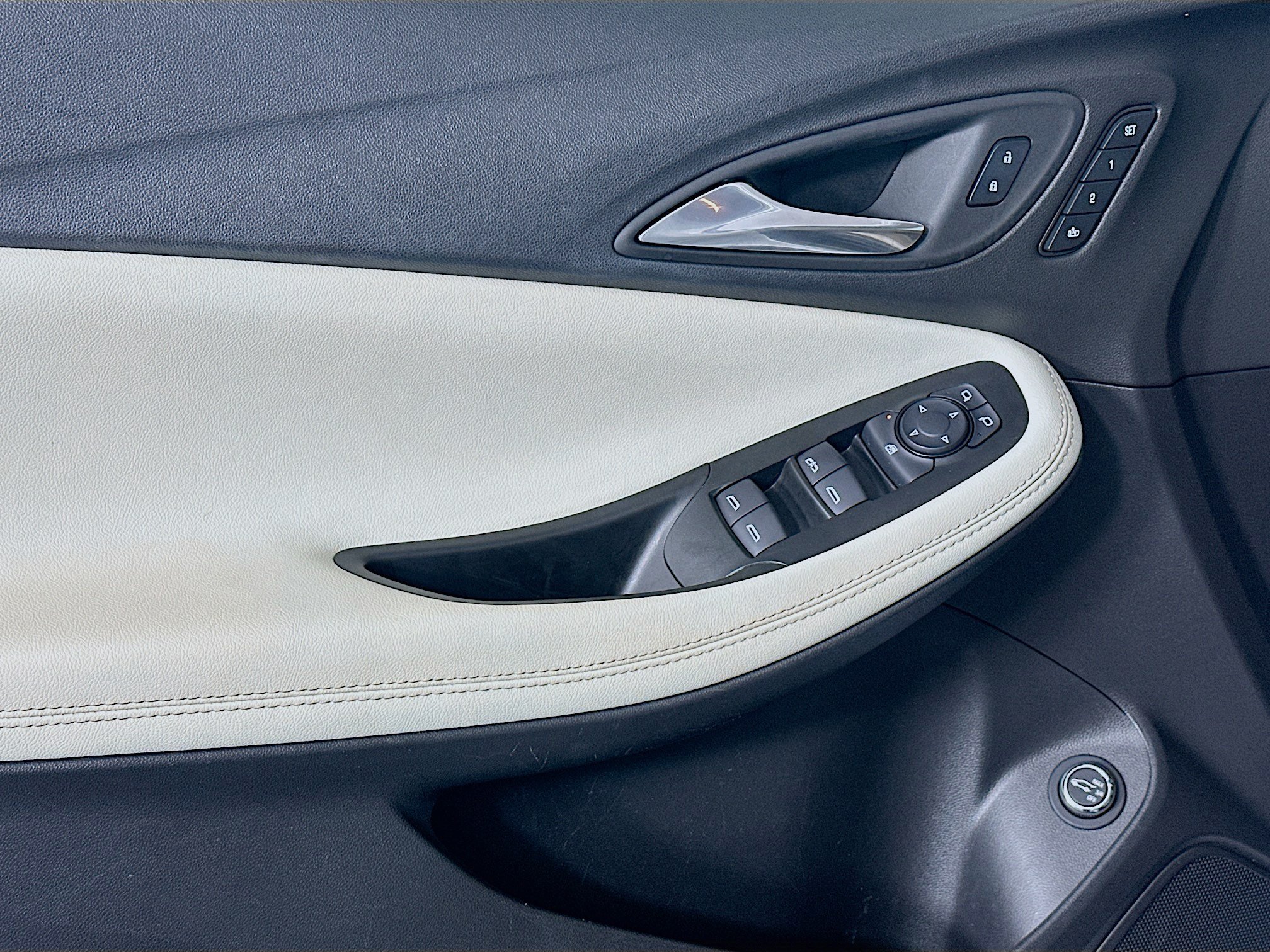 Used 2022 Buick Encore GX Essence w/ Advanced Technology Package FWD image 15