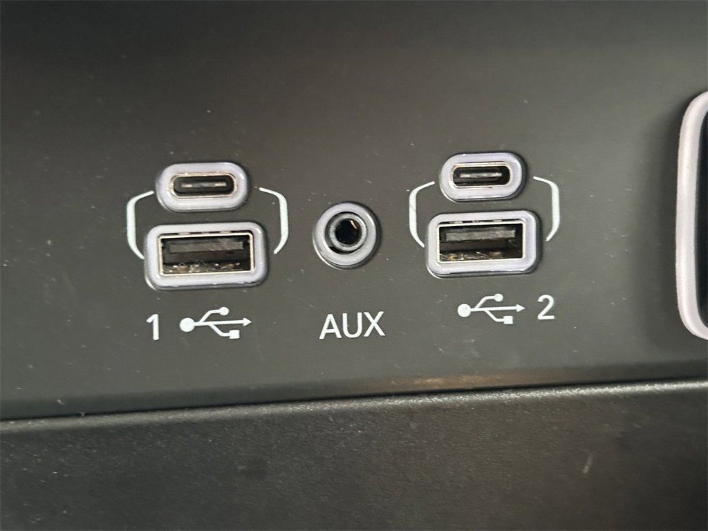 Used 2025 Jeep Grand Cherokee L Limited image 33