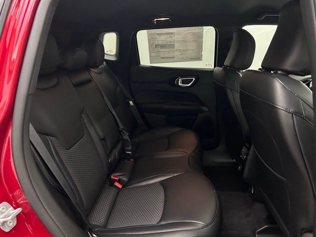 New 2026 Jeep Compass Latitude image 15