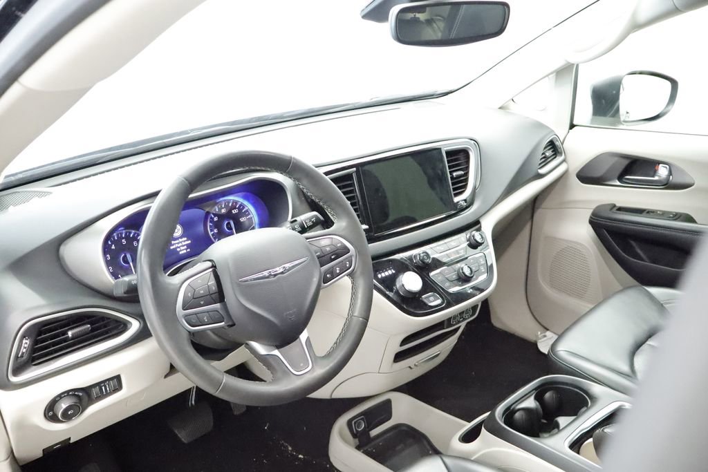 Certified 2023 Chrysler Pacifica Touring-L FWD image 27
