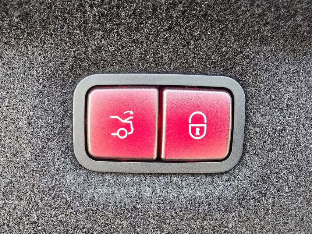 New 2026 Mercedes-Benz SL 55 AMG 4MATIC image 21