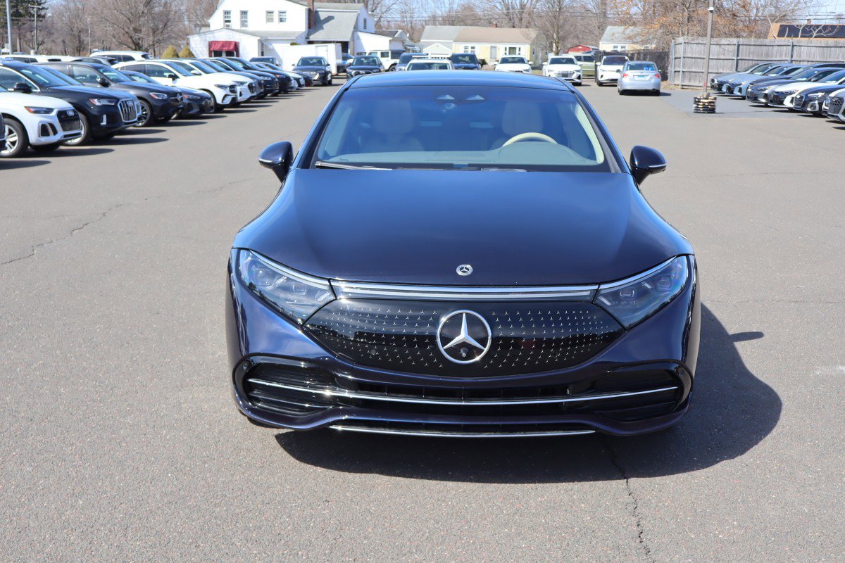 Used 2022 Mercedes-Benz EQS 580 4MATIC Sedan image 2