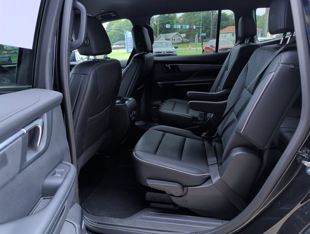 Used 2026 Buick Enclave Sport Touring AWD/4WD image 23