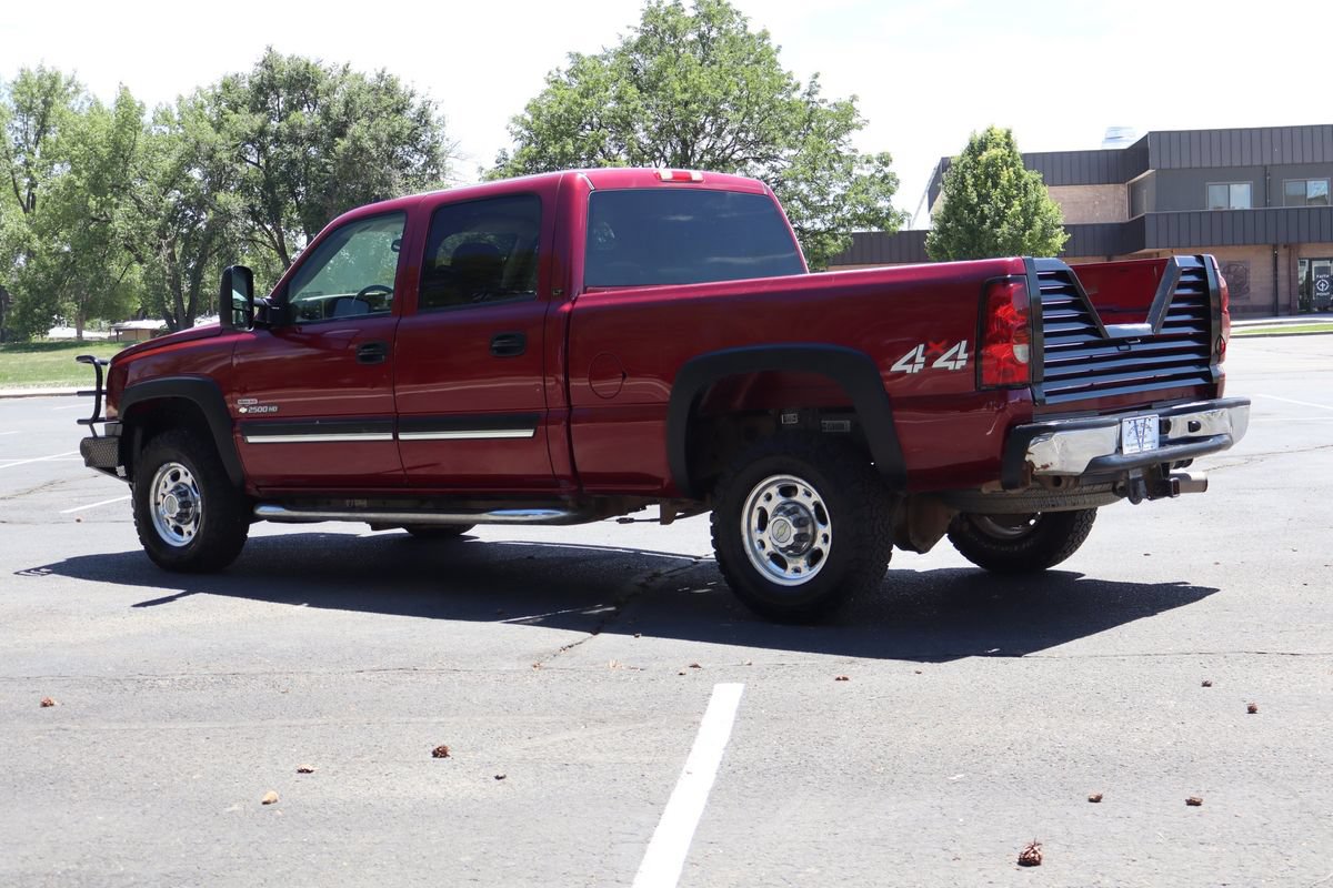 Used 2006 Chevrolet Silverado 2500 LT w/ Onstar Plus Package AWD/4WD image 7