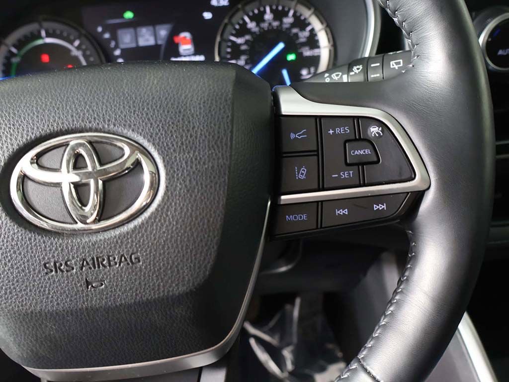 Used 2022 Toyota Highlander XLE image 43